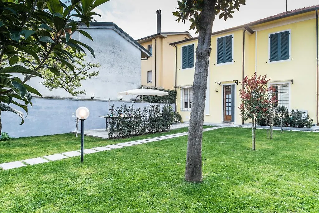 Villa Zibaldone, Vivi Il Giardino In Citta! Lucca İtalya